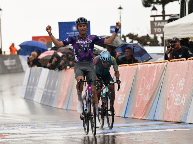 Lucas Plapp won the spectacular duel against Martin Granizo at Stage 2 of the 2025 ΔΕΗ Tour of Hellas