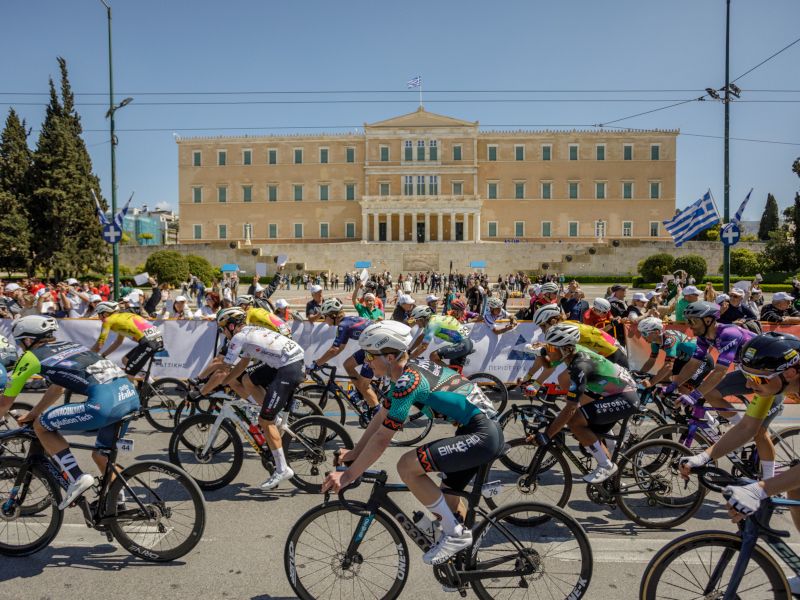 Το μεγάλο φινάλε των 120 pro riders του ΔΕΗ Tour of Hellas 2026 με Stavento και Ήβη Αδάμου στο Σύνταγμα