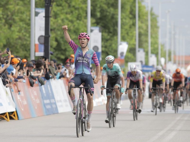 Dutch Rider Takes Over the Leader’s Jersey at the ΔΕΗ Tour of Hellas 2026 – Unibet Rose Rockets’ Jelle Johannink Triumphs in the Queen Stage from Volos to Lamia